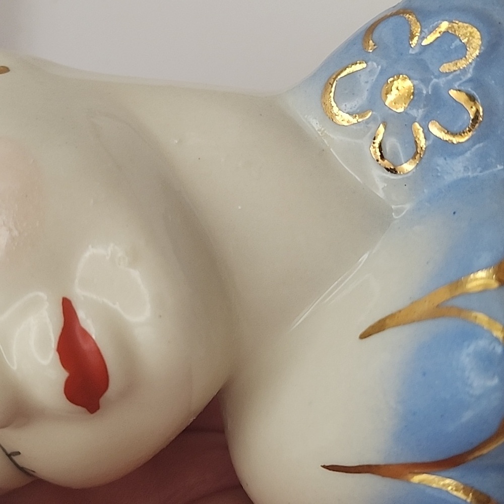 Vintage Glamour Girl Lady Head Vase Wall Pocket 6" X 3.75" X 2.5" Blue - Picture 12 of 14